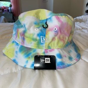 NWT New Era TieDye Bucket Hat